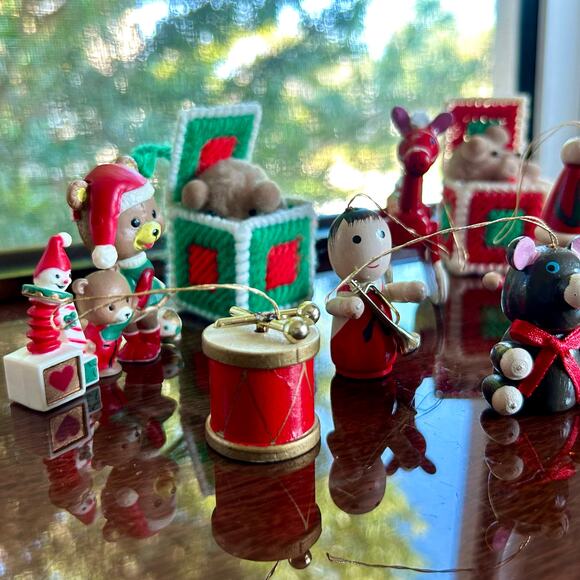 Lot of 10 Vintage Christmas Ornaments Wood & Plastic Canvas Holiday Set - Picture 5 of 12